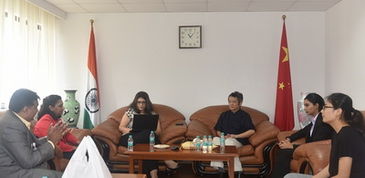 駐孟買總領(lǐng)事鄭曦原會見中國簽證代辦中心負責人，共商簽證服務優(yōu)化